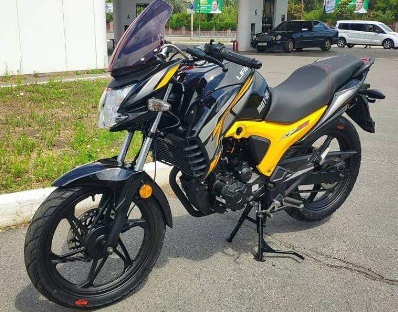 Мотоцикл LIFAN KP200 желтый